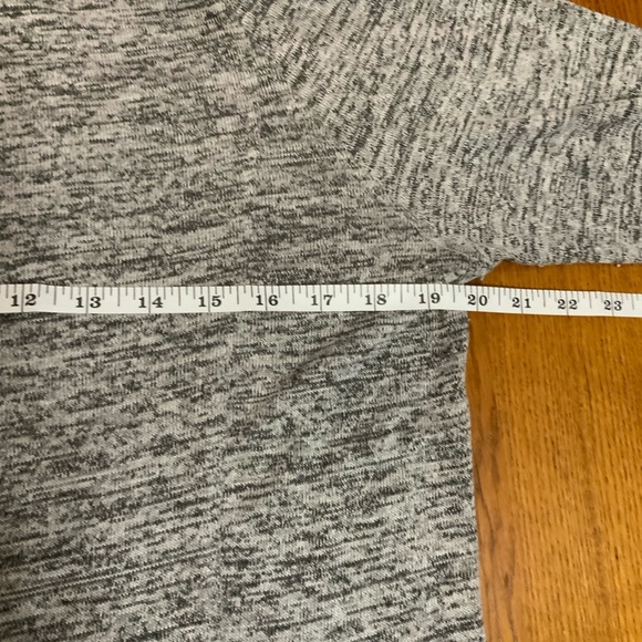 Lightweight turtleneck sweater with pockets - Picture 5 of 5